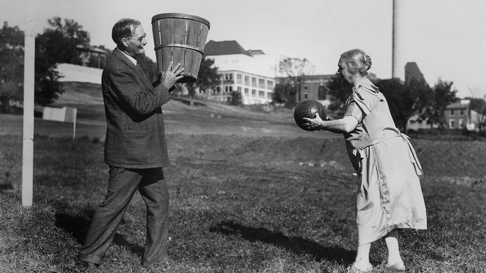 Création du basketball de ses débuts à l'époque moderne